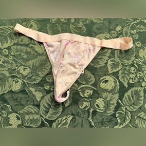 Victoria's Secret seashells v string g string thong Panty